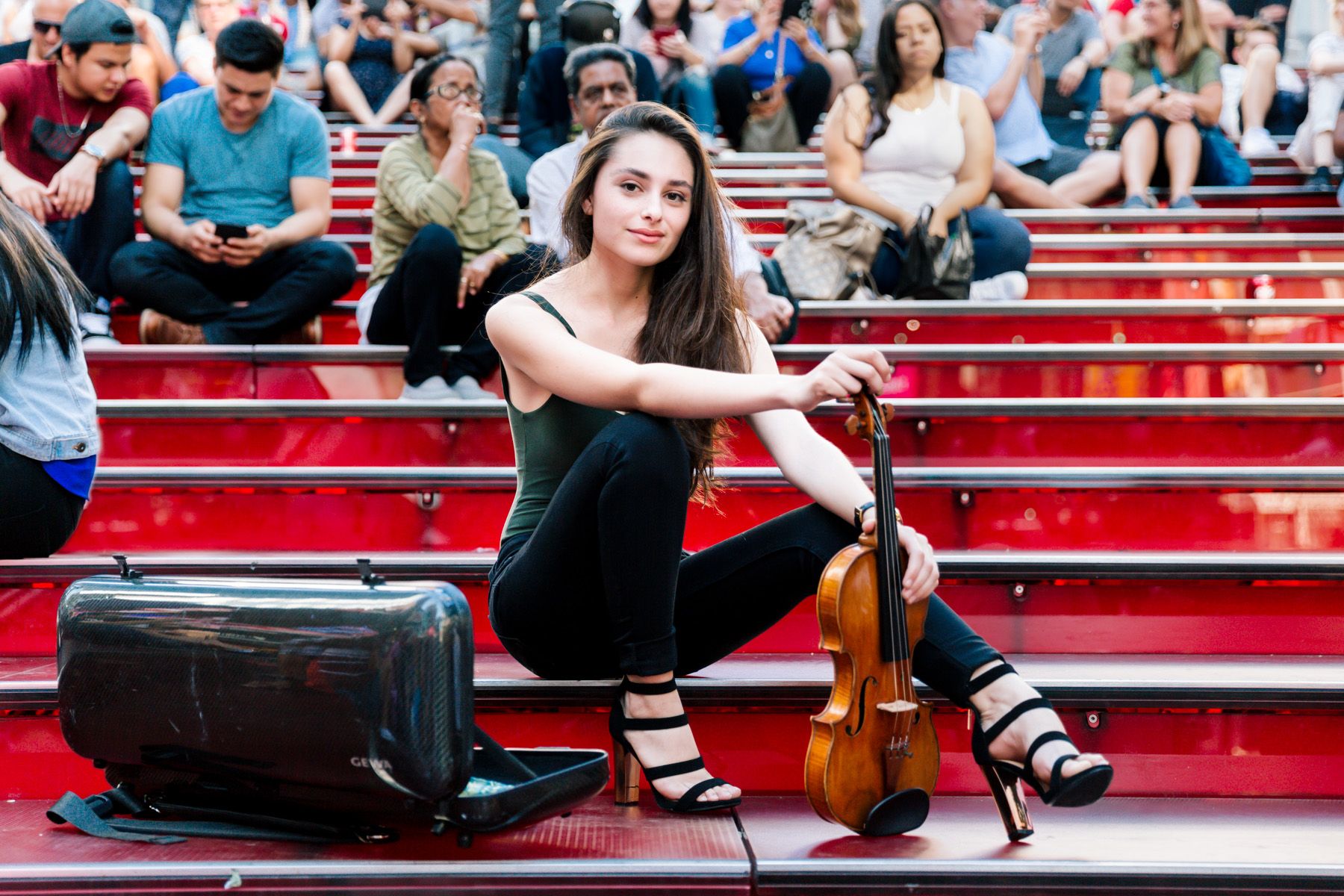 Esther Abrami Violinist 1